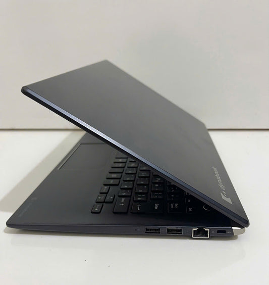 TOSHIBA DYNABOOK G83