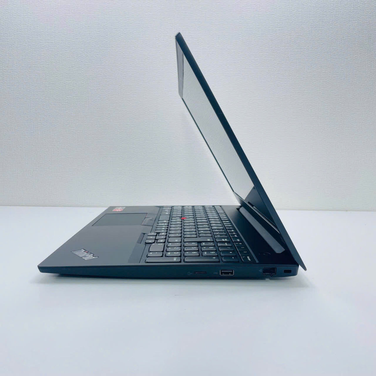 ThinkPad E585 15.6'' HD RYZEN 3 2200U ram 8gb ssd 256gb