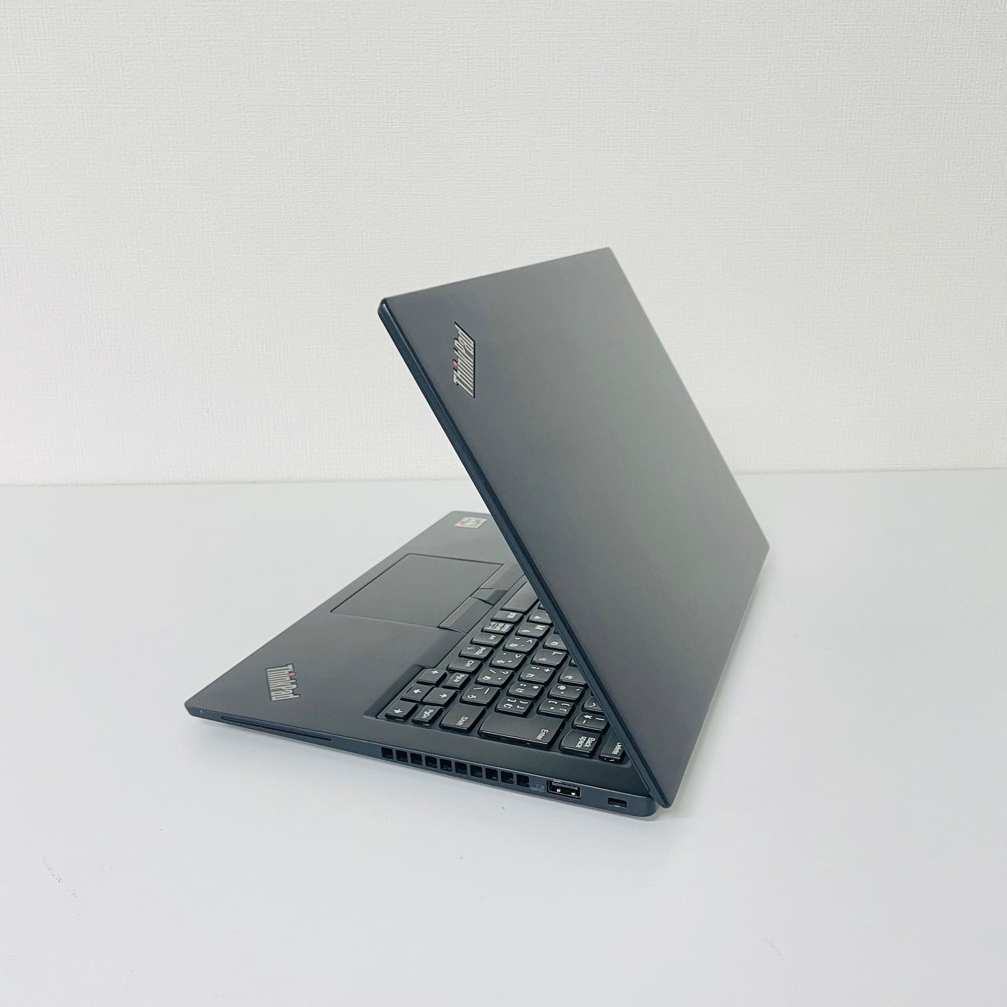 Lenovo ThinkPad X13 Gen 1 13.3" FHD AMD Ryzen 5 PRO 4650U Ram 8GB SSD 256GB